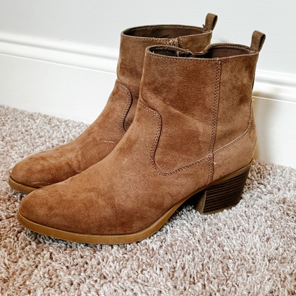 Old Navy Women's Western Style Faux Suede Brown Ankle Boots Size 11 - Picture 1 of 10